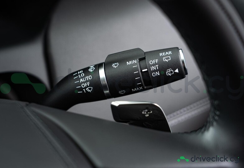 Land Rover Discovery Sport Белый