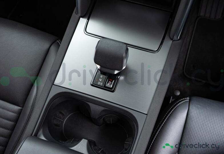 Land Rover Discovery Sport Белый