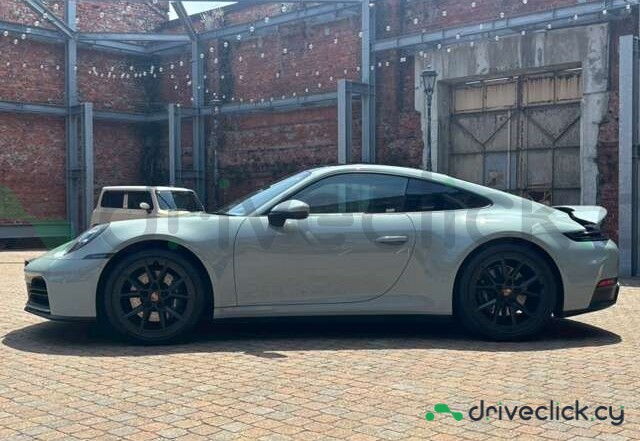 Porsche 911 Green