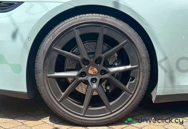Porsche 911 Green