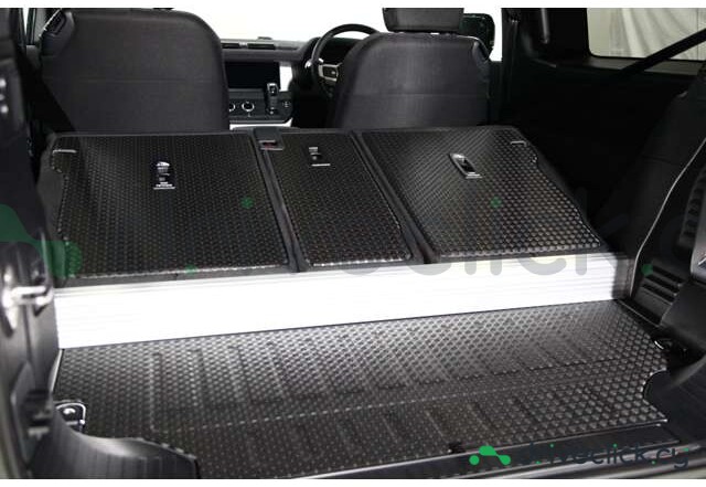 Land Rover Defender Grey