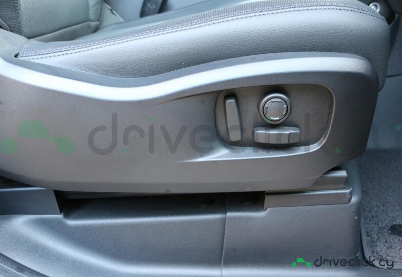Land Rover Defender Grey