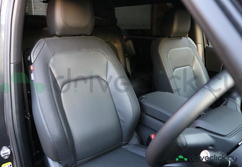 Land Rover Defender Grey