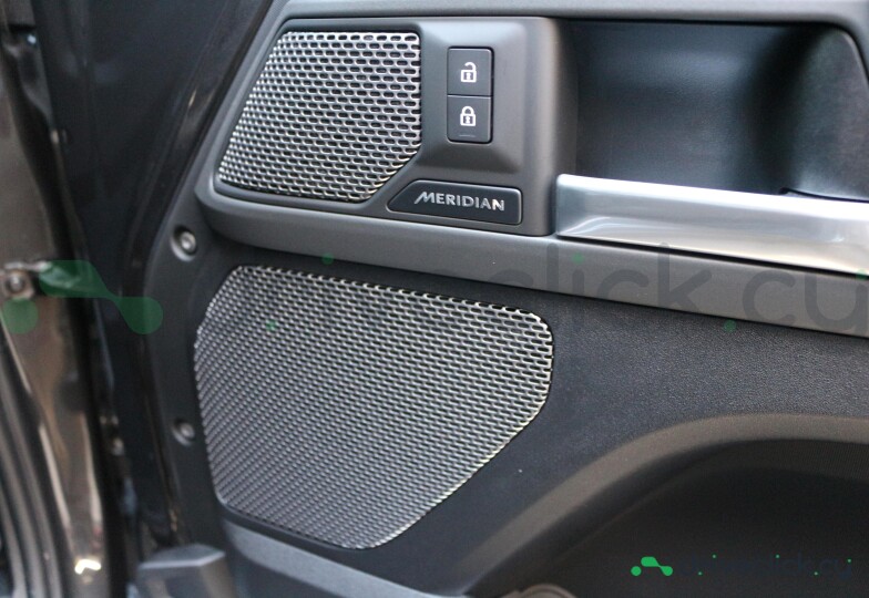 Land Rover Defender Grey