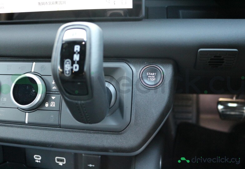 Land Rover Defender Grey