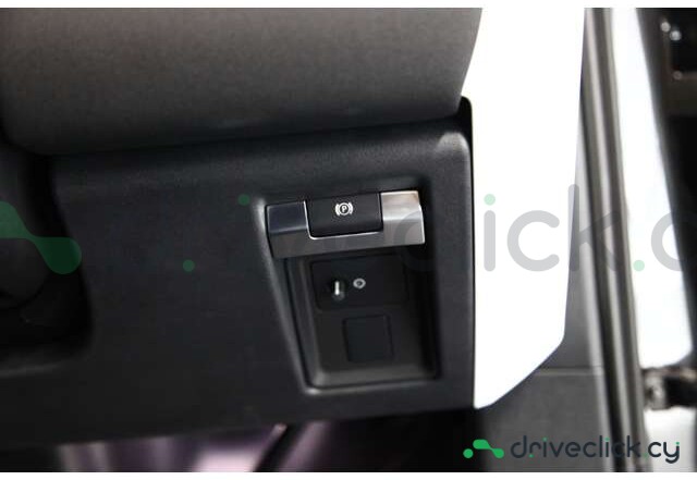 Land Rover Defender Grey