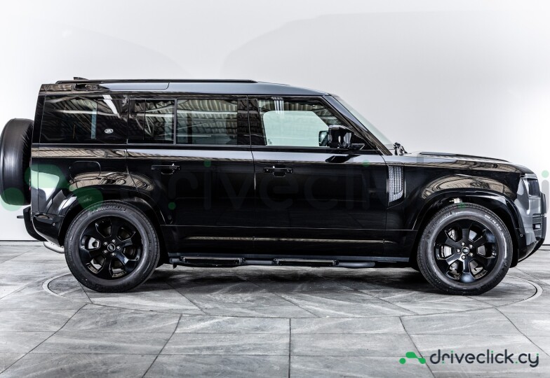Land Rover Defender Black