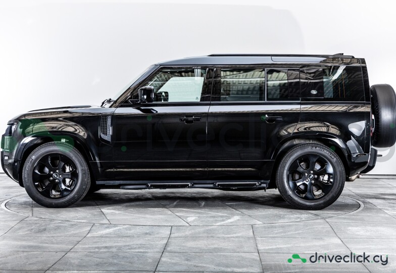Land Rover Defender Black