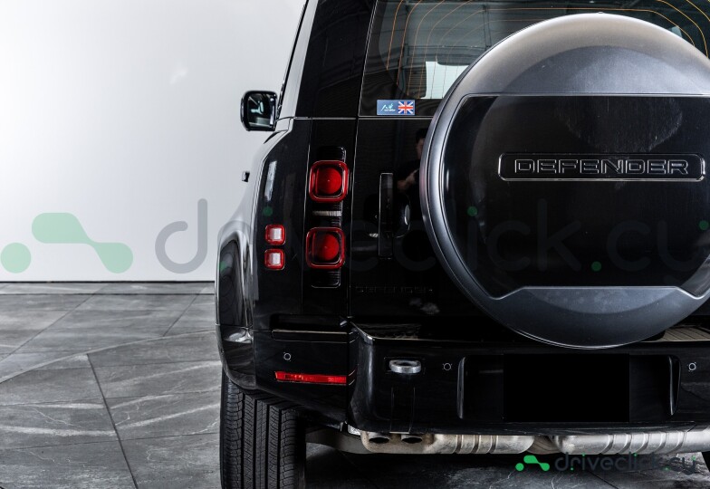 Land Rover Defender Black