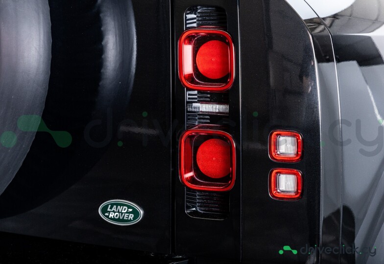 Land Rover Defender Black