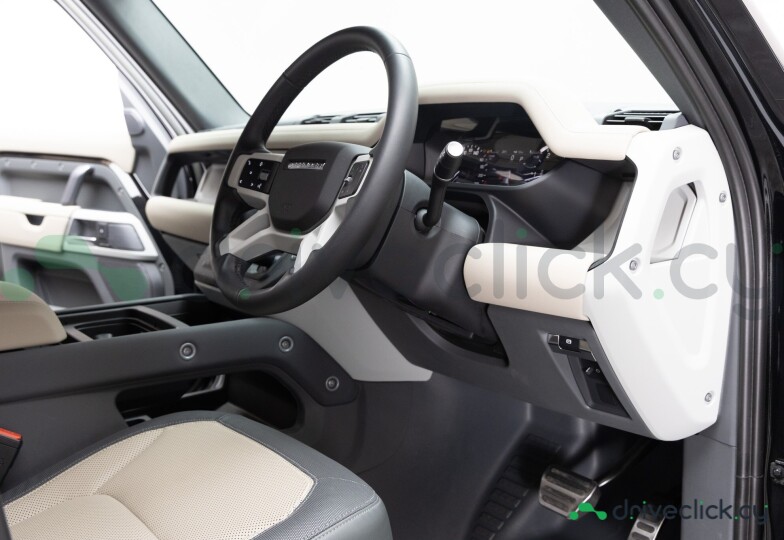 Land Rover Defender Black