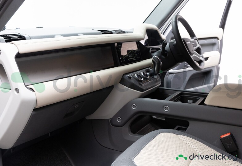 Land Rover Defender Black