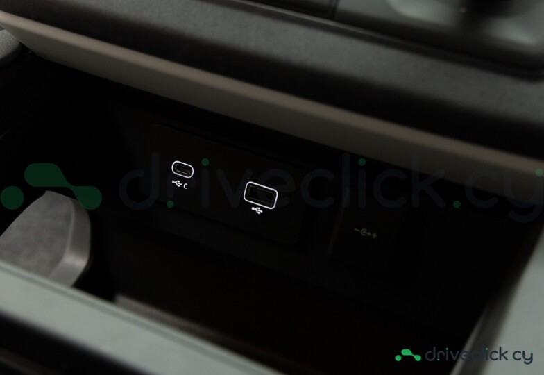 Land Rover Defender Black
