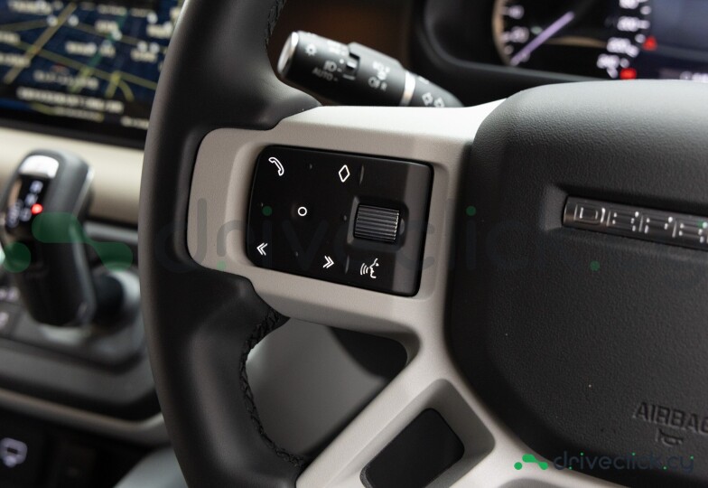 Land Rover Defender Black