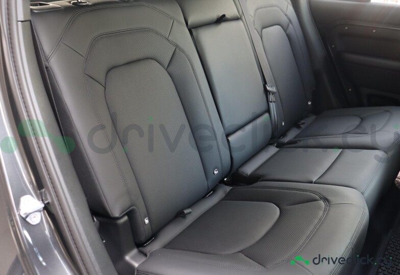 Land Rover Defender Grey