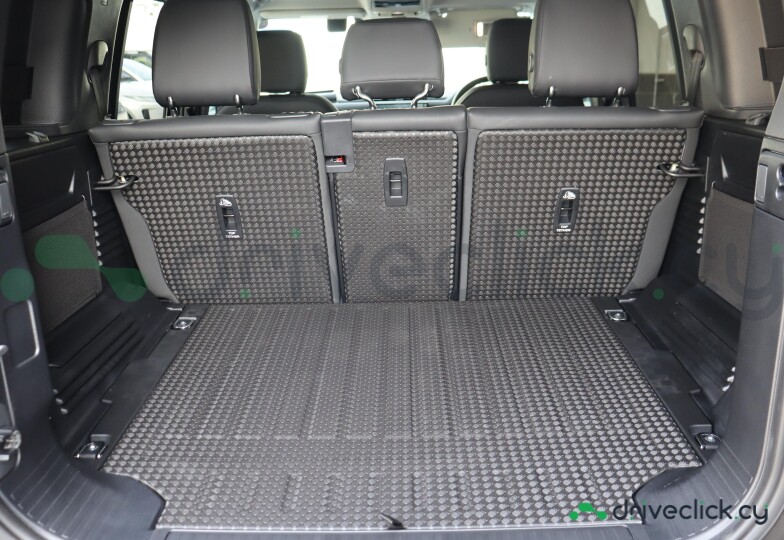 Land Rover Defender Grey