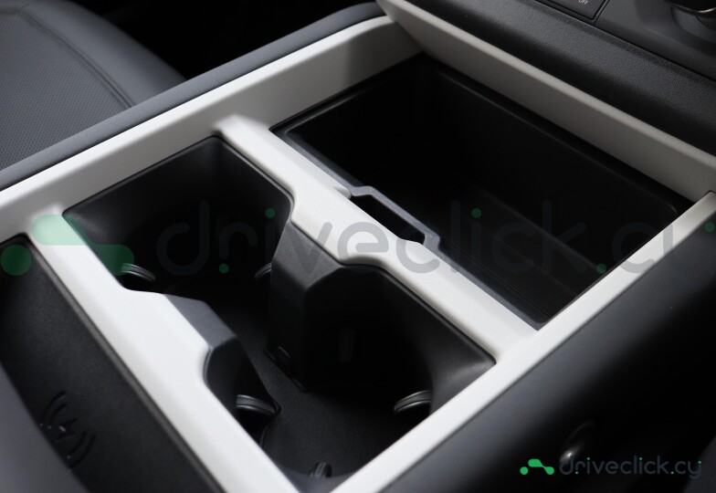 Land Rover Defender Grey