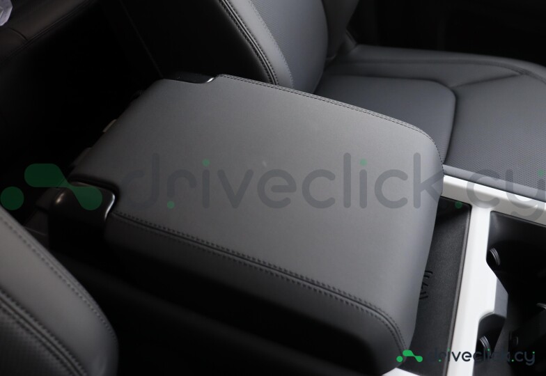 Land Rover Defender Grey