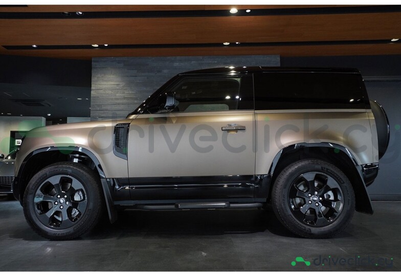 Land Rover Defender Gold