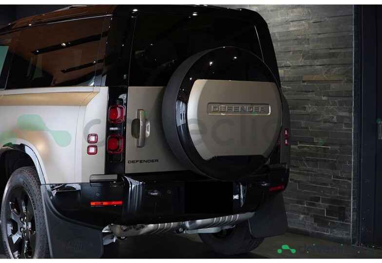 Land Rover Defender Gold