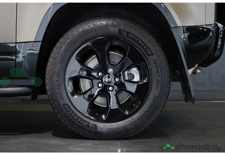 Land Rover Defender Gold