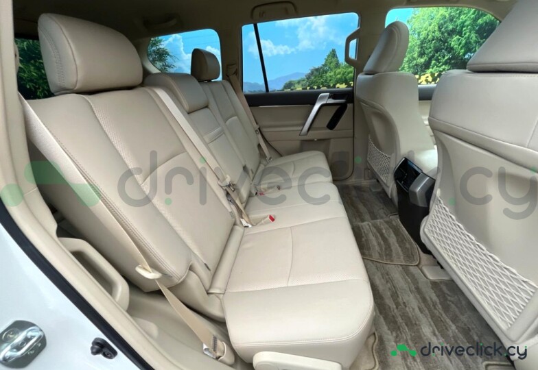 Toyota Land Cruiser Prado White