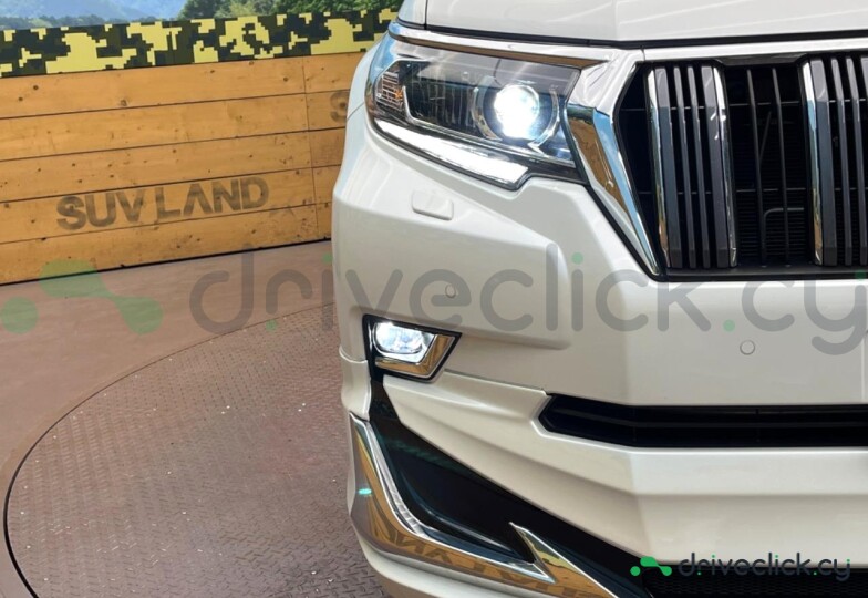 Toyota Land Cruiser Prado White
