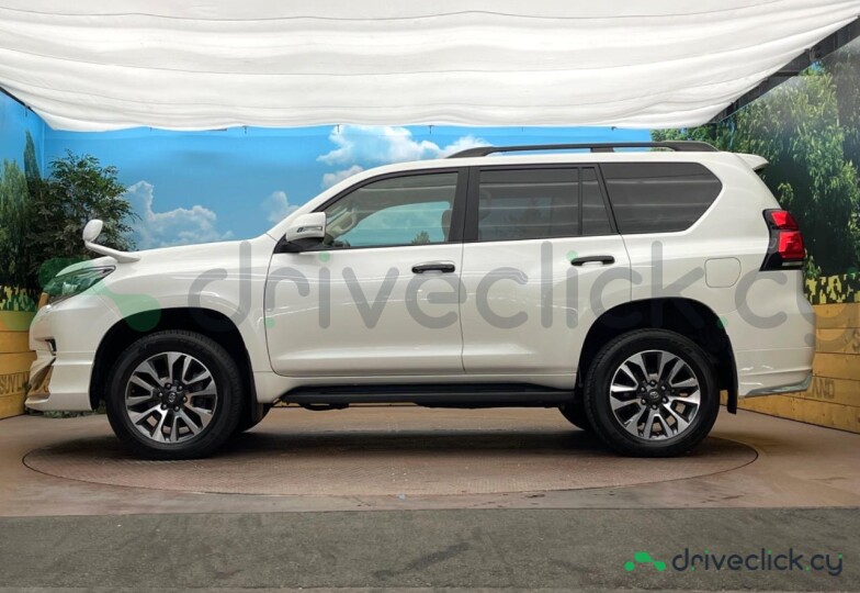 Toyota Land Cruiser Prado White