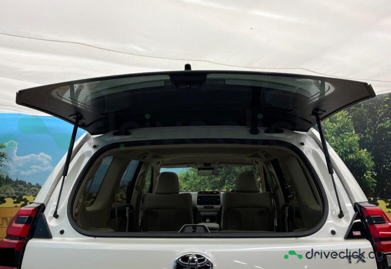 Toyota Land Cruiser Prado White