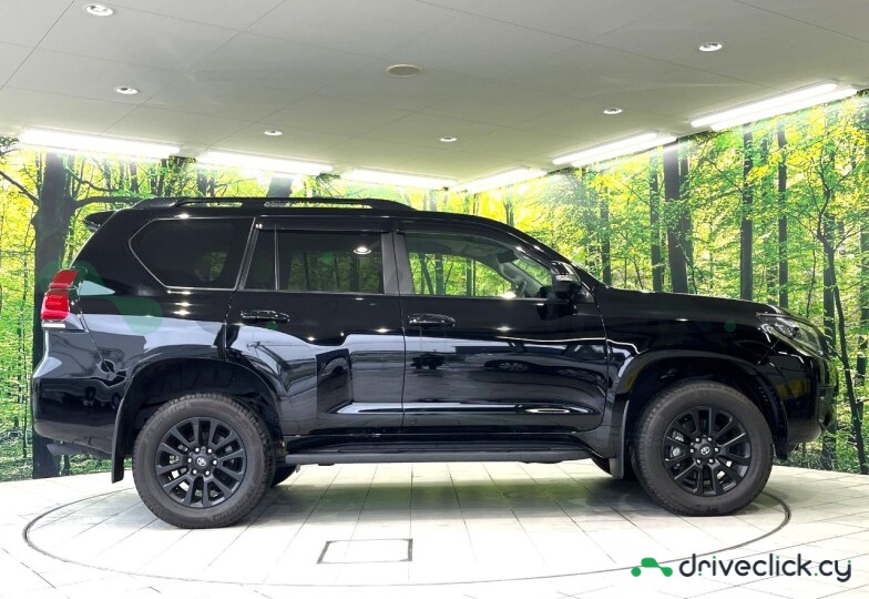 Toyota Land Cruiser Prado Black