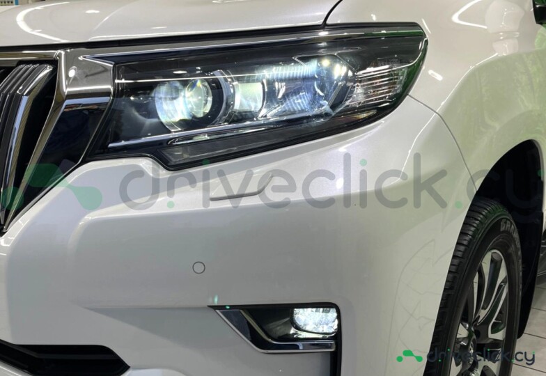Toyota Land Cruiser Prado Белый