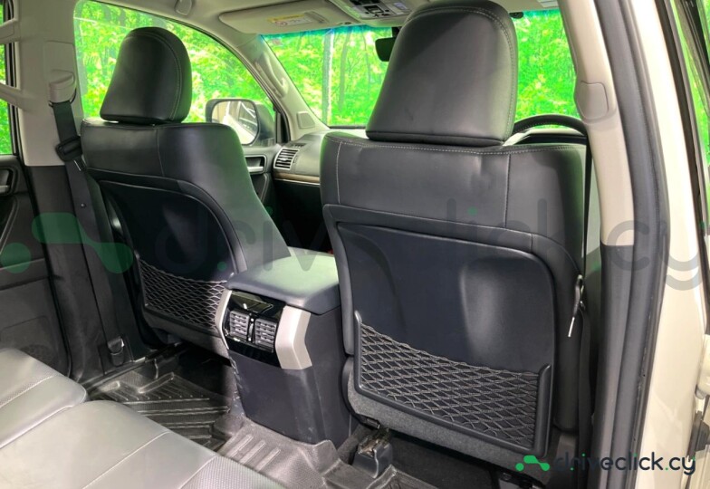 Toyota Land Cruiser Prado Белый