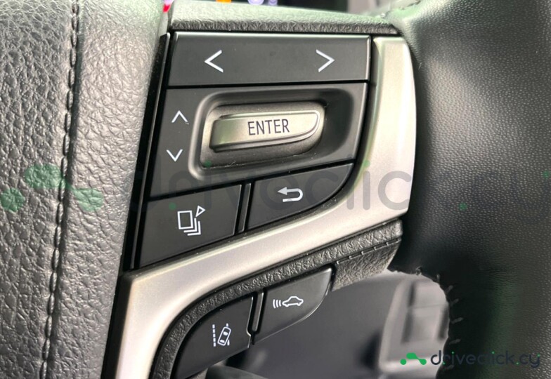 Toyota Land Cruiser Prado Белый