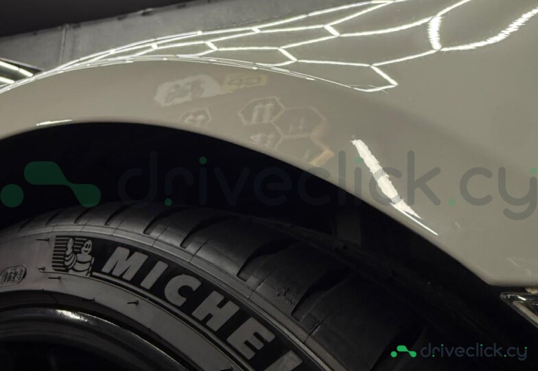 Porsche 911 White