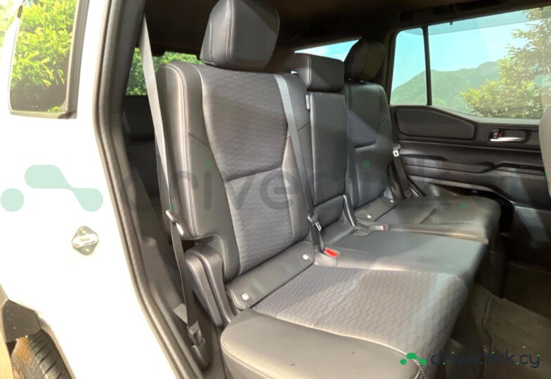 Toyota Land Cruiser 250 White