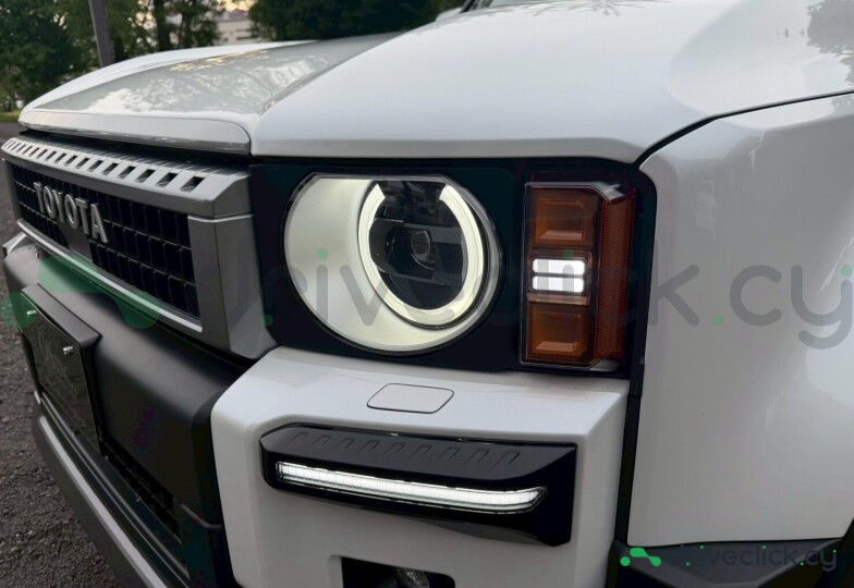 Toyota Land Cruiser 250 White