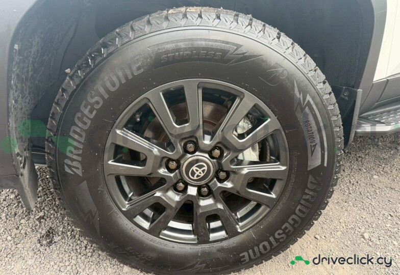 Toyota Land Cruiser 250 White