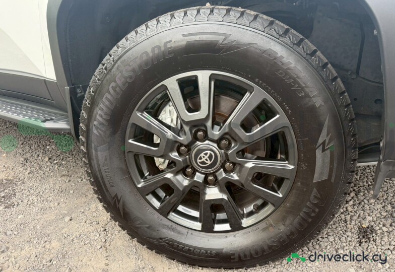 Toyota Land Cruiser 250 White