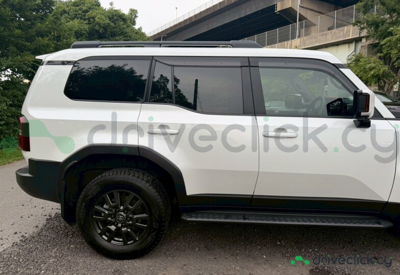 Toyota Land Cruiser 250 White