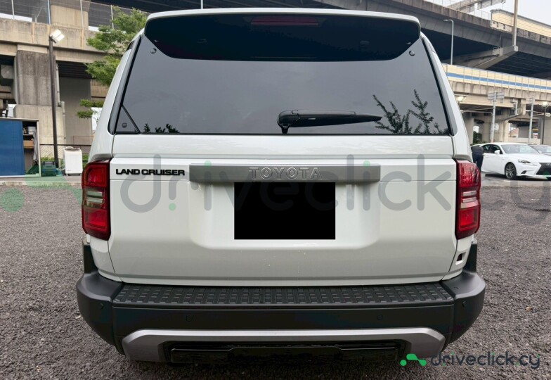 Toyota Land Cruiser 250 White