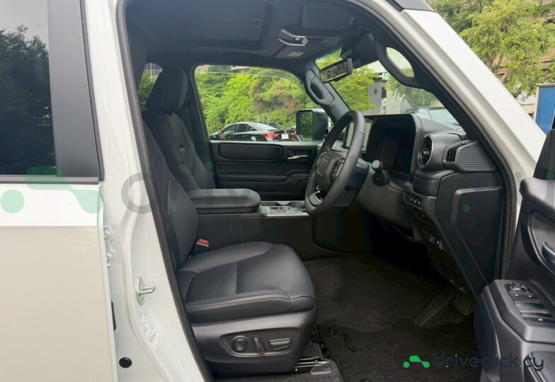 Toyota Land Cruiser 250 White