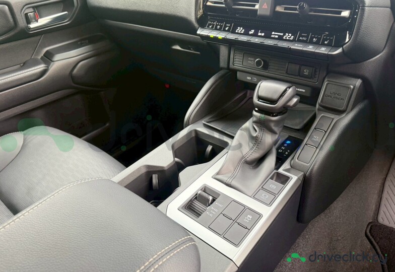 Toyota Land Cruiser 250 White