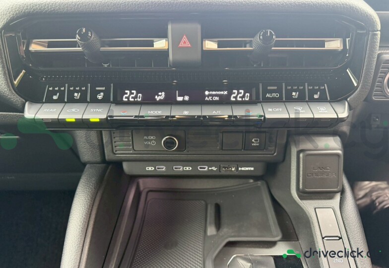 Toyota Land Cruiser 250 White