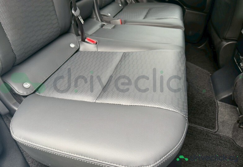 Toyota Land Cruiser 250 White