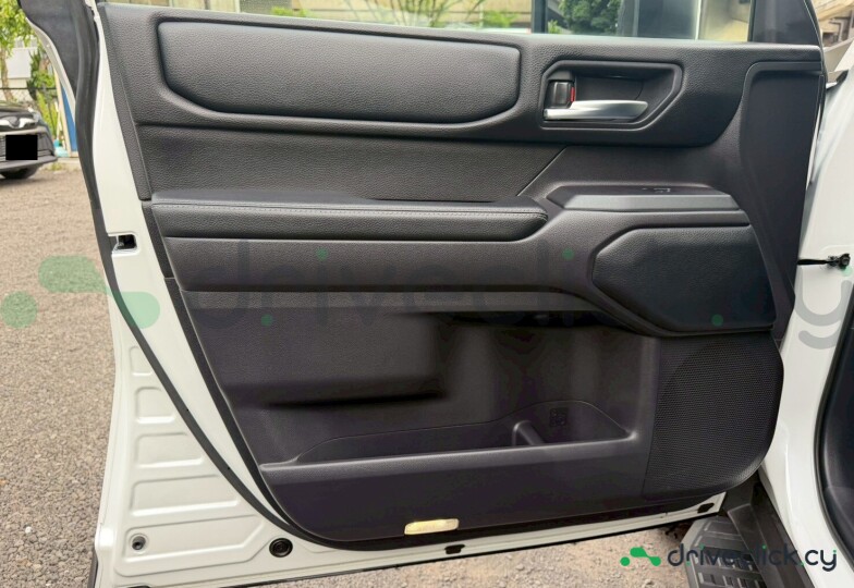 Toyota Land Cruiser 250 White