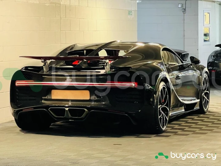 Bugatti Chiron Black