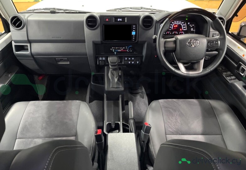 Toyota Land Cruiser White
