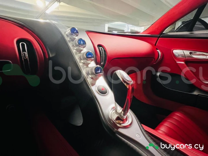 Bugatti Chiron Black