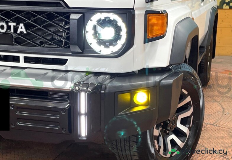 Toyota Land Cruiser White