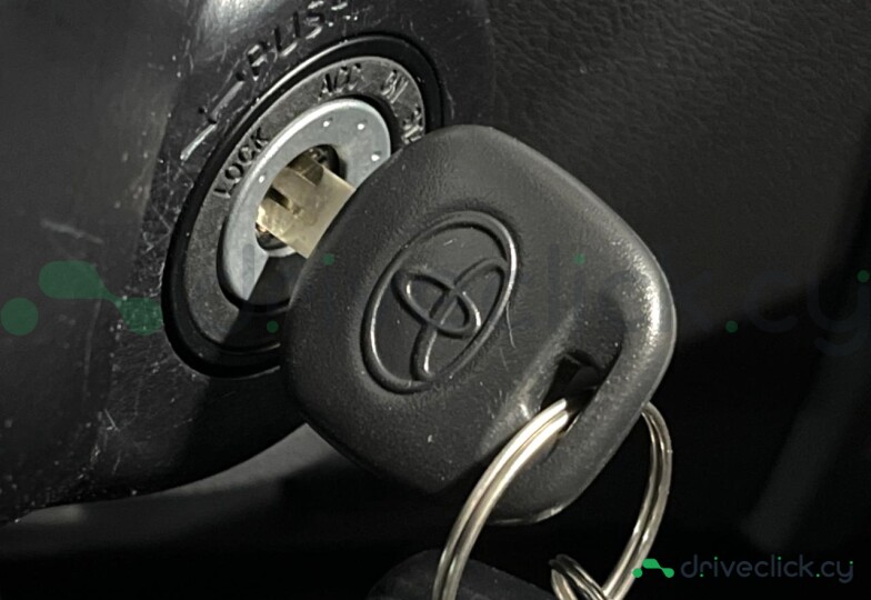 Toyota Land Cruiser White
